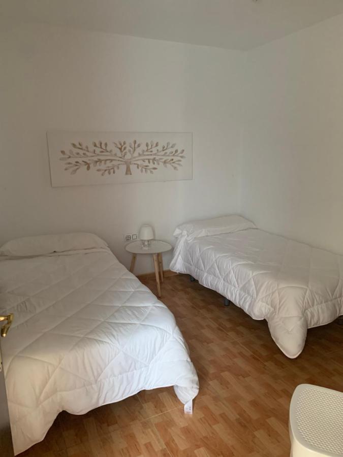 Apartahotel Playa Conil โกนิล เด ลาฟรอนเตรา ภายนอก รูปภาพ