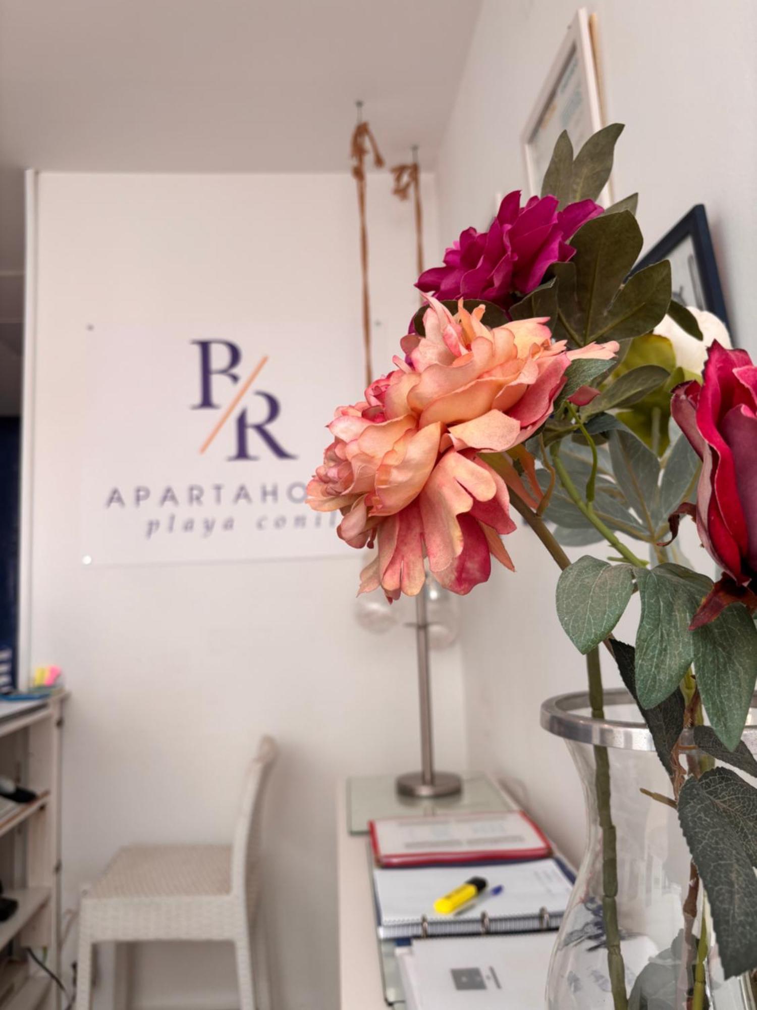 Apartahotel Playa Conil โกนิล เด ลาฟรอนเตรา ภายนอก รูปภาพ
